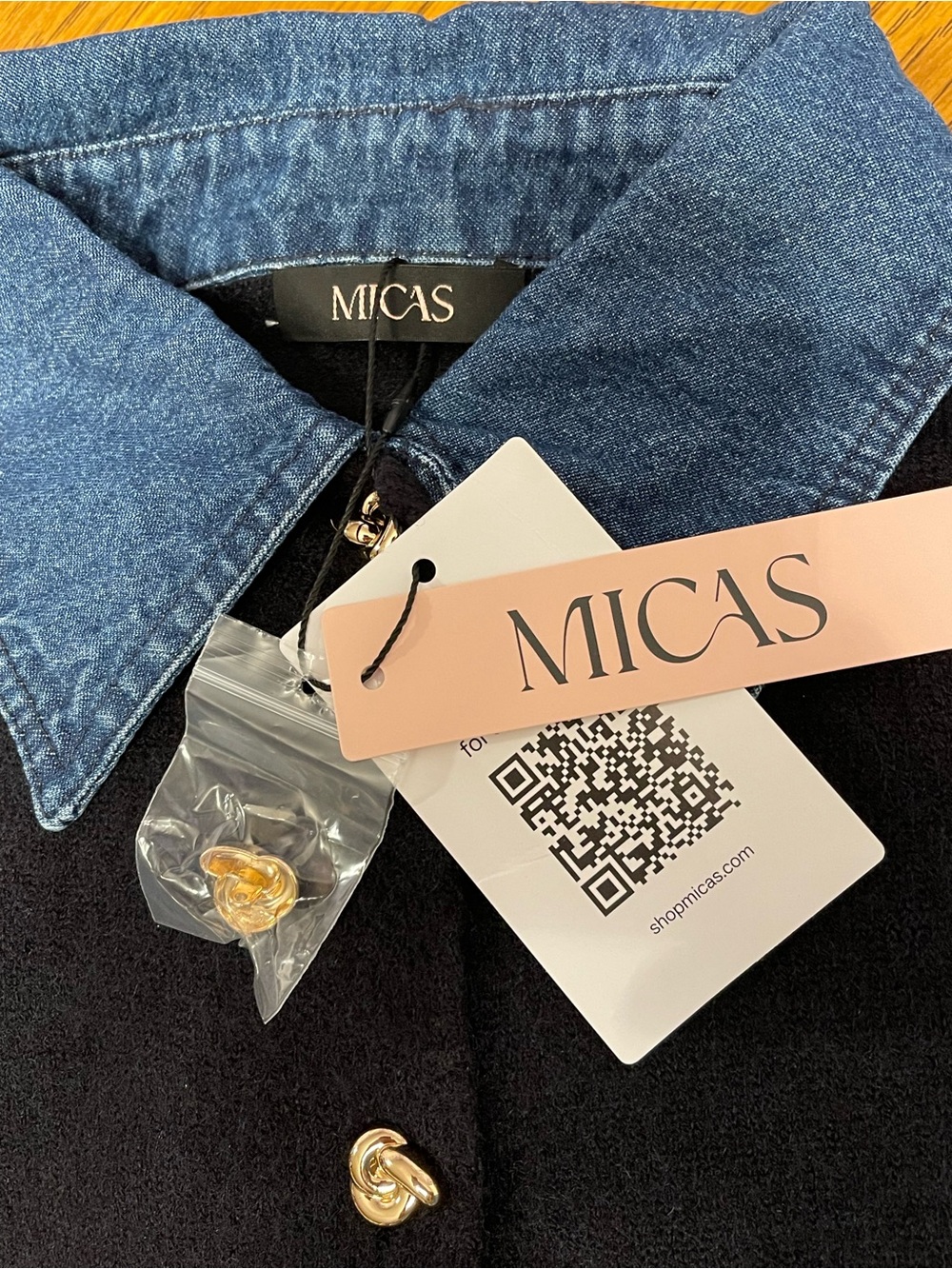 Micas Knit Denim Patchwork Button
Gigot Long-Sleeve Top - Picture 8 of 9